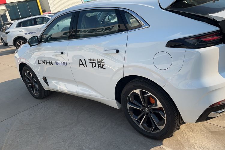 Used CHANGAN UNI-K iDD 2023 Zhidian iDD 1.5T 135km Smart & Fun Model Exterior 5