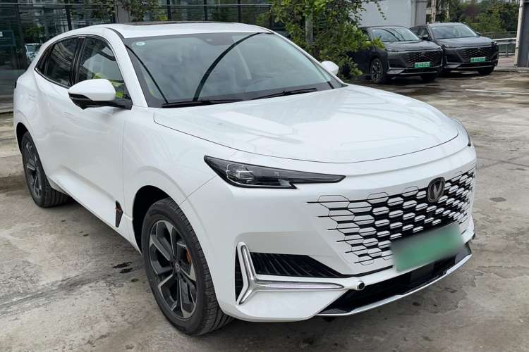 Used CHANGAN UNI-K iDD 2023 Zhidian iDD 1.5T 135km Smart & Fun Model Front Right 45 Deg