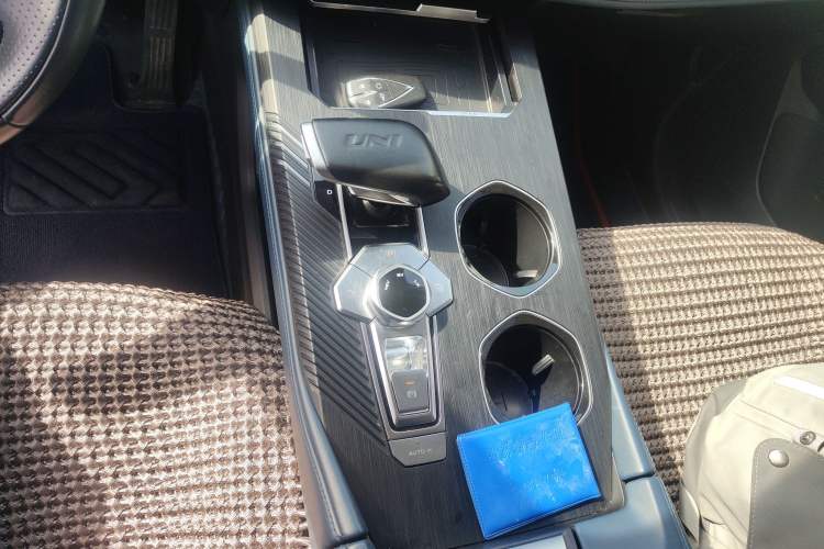 Used CHANGAN UNI-K iDD 2023 Smart Electric iDD 1.5T 135km Smart Leading Model Gear Lever