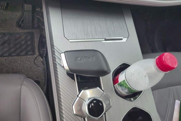 Used CHANGAN UNI-K iDD 2023 Smart Electric iDD 1.5T 135km Smart Leading Model Gear Lever