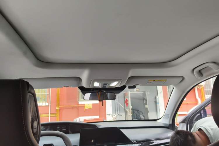 Used CHANGAN UNI-K iDD 2023 Smart Electric iDD 1.5T 135km Smart Leading Model Headliner