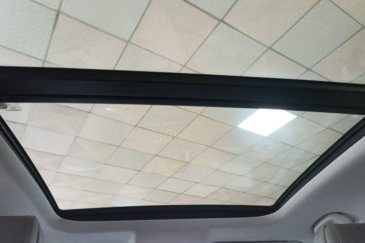 Used CHANGAN UNI-K iDD 2023 Zhidian iDD 1.5T 135km Smart & Fun Model Headliner