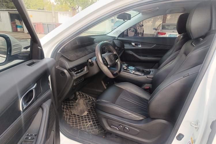 Used CHANGAN UNI-K iDD 2023 Zhidian iDD 1.5T 135km Smart & Fun Model Interior 2