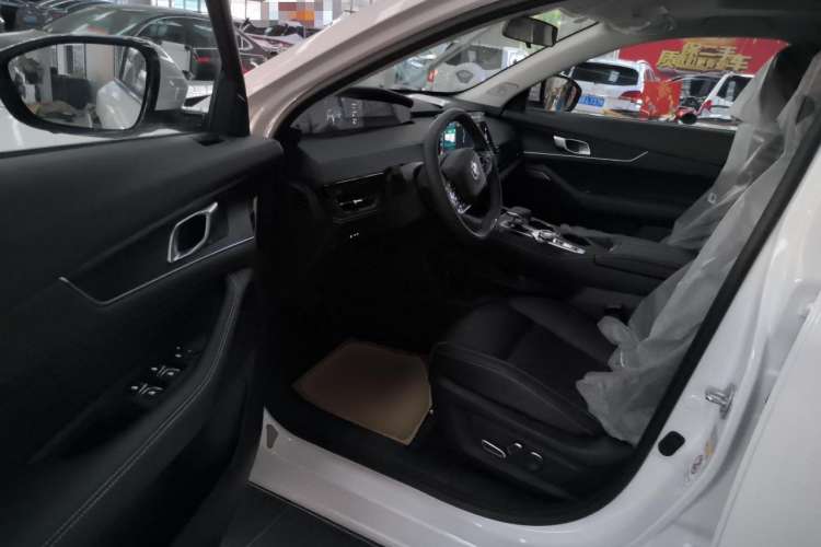 Used CHANGAN UNI-K iDD 2023 Zhidian iDD 1.5T 135km Smart & Fun Model Interior 2