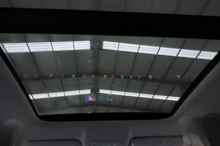 Used CHANGAN UNI-K iDD 2023 Zhidian iDD 1.5T 135km Smart & Fun Model Interior 4