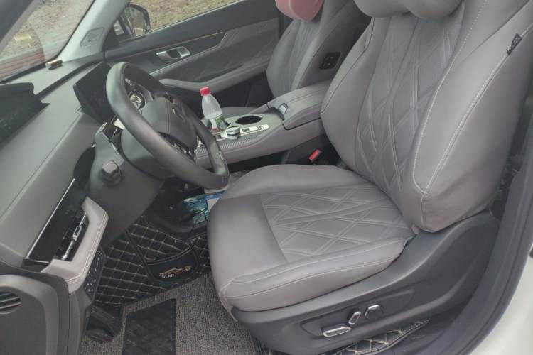 Used CHANGAN UNI-K iDD 2023 Smart Electric iDD 1.5T 135km Smart Leading Model Left Front Seat