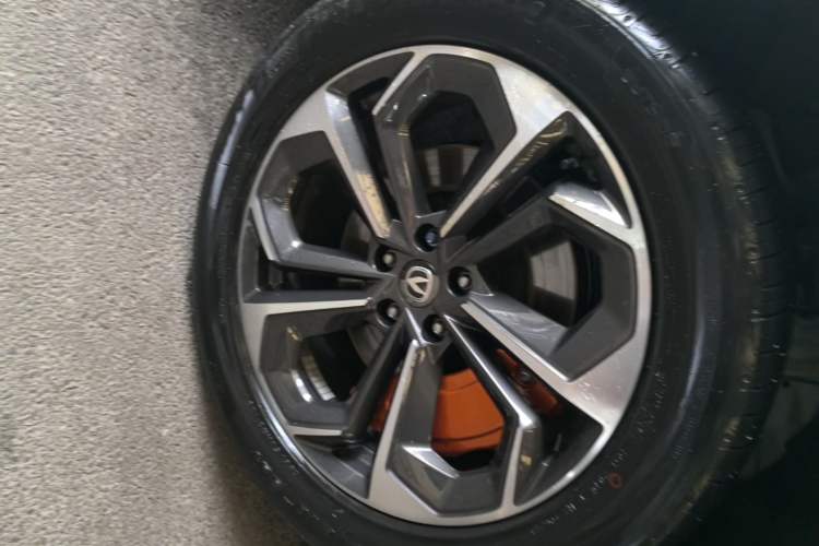 Used CHANGAN UNI-K iDD 2023 Zhidian iDD 1.5T 135km Smart & Fun Model Left Front Wheel Hub