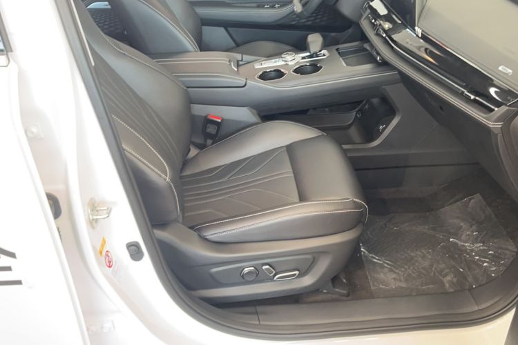 Used CHANGAN UNI-K iDD 2023 Zhidian iDD 1.5T 135km Smart & Fun Model Right Front Seat