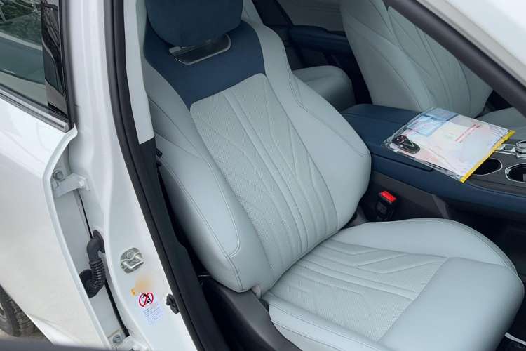 Used CHANGAN UNI-K iDD 2023 Zhidian iDD 1.5T 135km Smart & Fun Model Right Front Seat