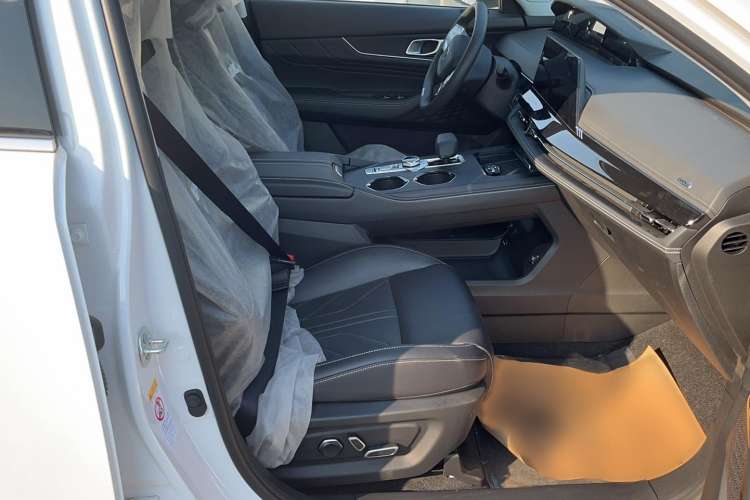 Used CHANGAN UNI-K iDD 2023 Zhidian iDD 1.5T 135km Smart & Fun Model Right Front Seat