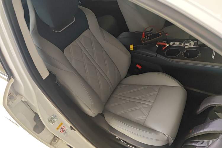 Used CHANGAN UNI-K iDD 2023 Smart Electric iDD 1.5T 135km Smart Leading Model Right Front Seat