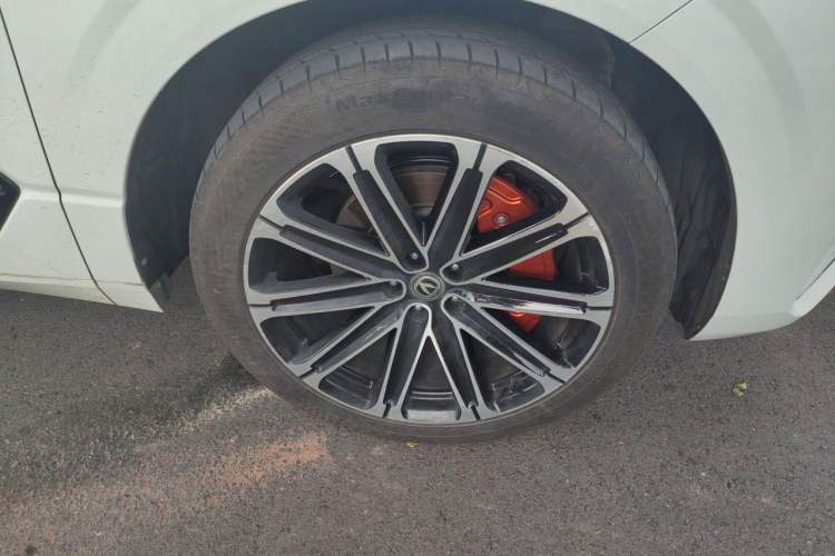 Used CHANGAN UNI-K iDD 2023 Smart Electric iDD 1.5T 135km Smart Leading Model Right Front Wheel Hub
