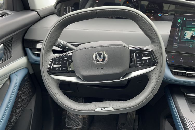 Used CHANGAN UNI-K iDD 2023 Zhidian iDD 1.5T 135km Smart & Fun Model Steering Wheel