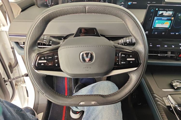 Used CHANGAN UNI-K iDD 2023 Smart Electric iDD 1.5T 135km Smart Leading Model Steering Wheel