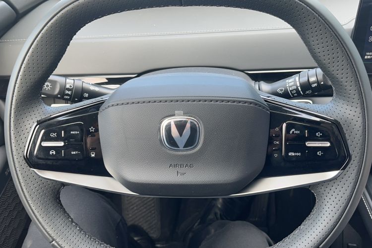 Used CHANGAN UNI-K iDD 2023 Zhidian iDD 1.5T 135km Smart & Fun Model Steering Wheel
