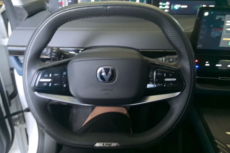 Used CHANGAN UNI-K iDD 2023 Zhidian iDD 1.5T 135km Smart & Fun Model Steering Wheel