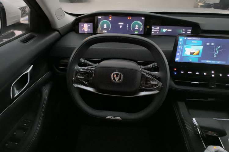Used CHANGAN UNI-K iDD 2023 Zhidian iDD 1.5T 135km Smart & Fun Model Steering Wheel