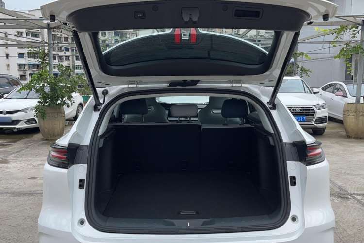 Used CHANGAN UNI-K iDD 2023 Zhidian iDD 1.5T 135km Smart & Fun Model Trunk