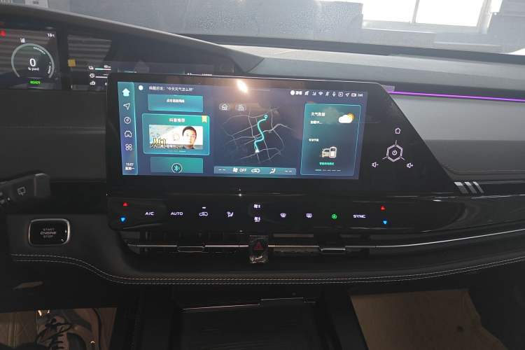 Used CHANGAN UNI-K iDD 2024 ZhiDian iDD 1.5T 135km Smart Leading Model Audio And AC Panel