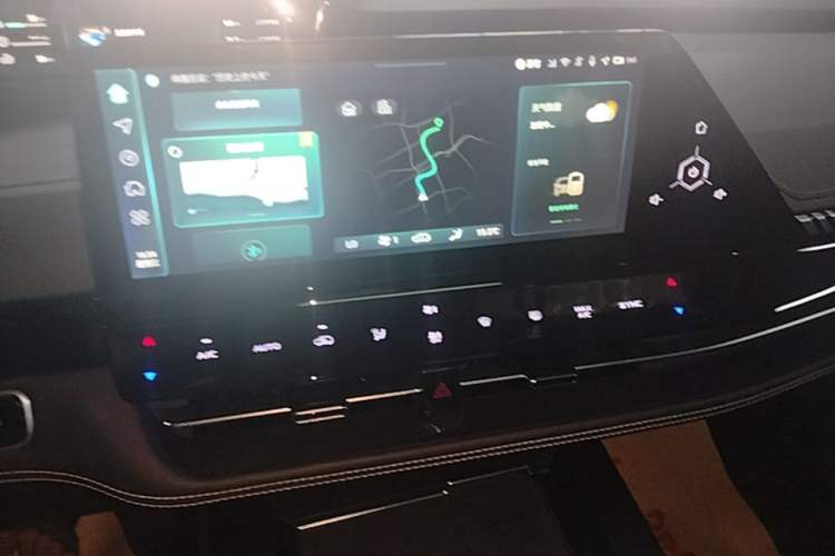 Used CHANGAN UNI-K iDD 2024 Chuzhi iDD 1.5T 135km Smart & Fun Model Audio And AC Panel
