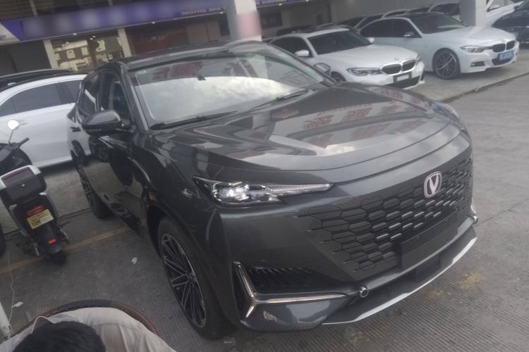 Used CHANGAN UNI-K iDD 2024 ZhiDian iDD 1.5T 135km Smart Leading Model Exterior 2