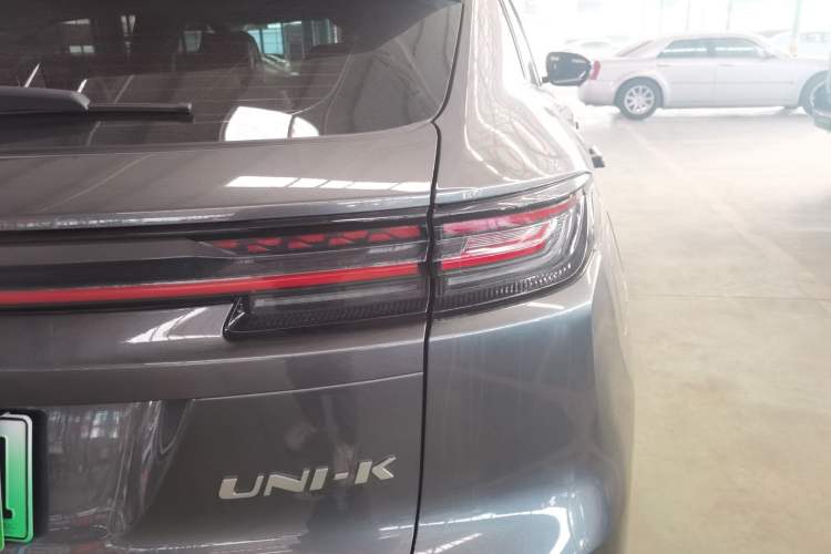 Used CHANGAN UNI-K iDD 2024 ZhiDian iDD 1.5T 135km Smart Leading Model Exterior 6