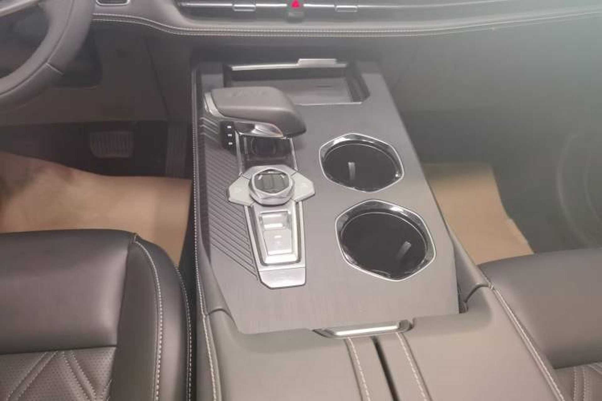 Used CHANGAN UNI-K iDD 2024 ZhiDian iDD 1.5T 135km Smart Leading Model Gear Lever