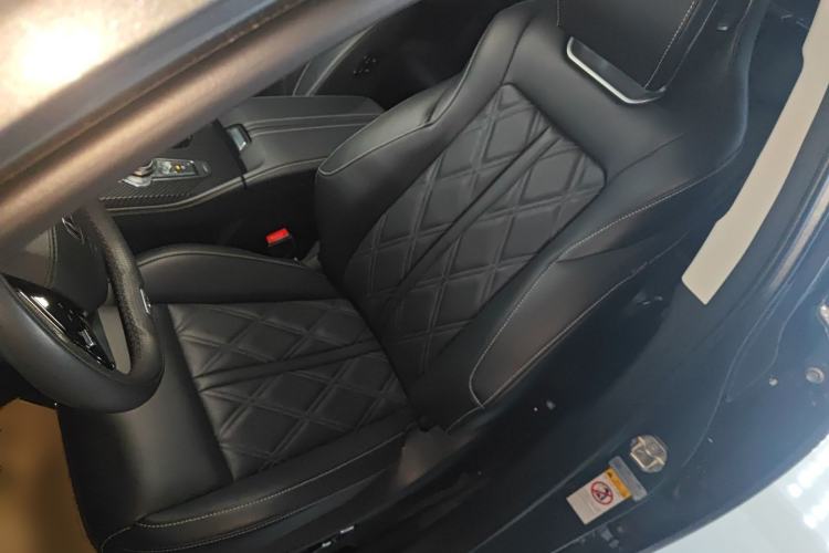 Used CHANGAN UNI-K iDD 2024 ZhiDian iDD 1.5T 135km Smart Leading Model Left Front Seat
