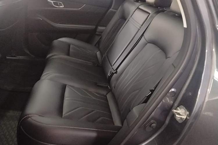 Used CHANGAN UNI-K iDD 2024 Chuzhi iDD 1.5T 135km Smart & Fun Model Left Rear Seat