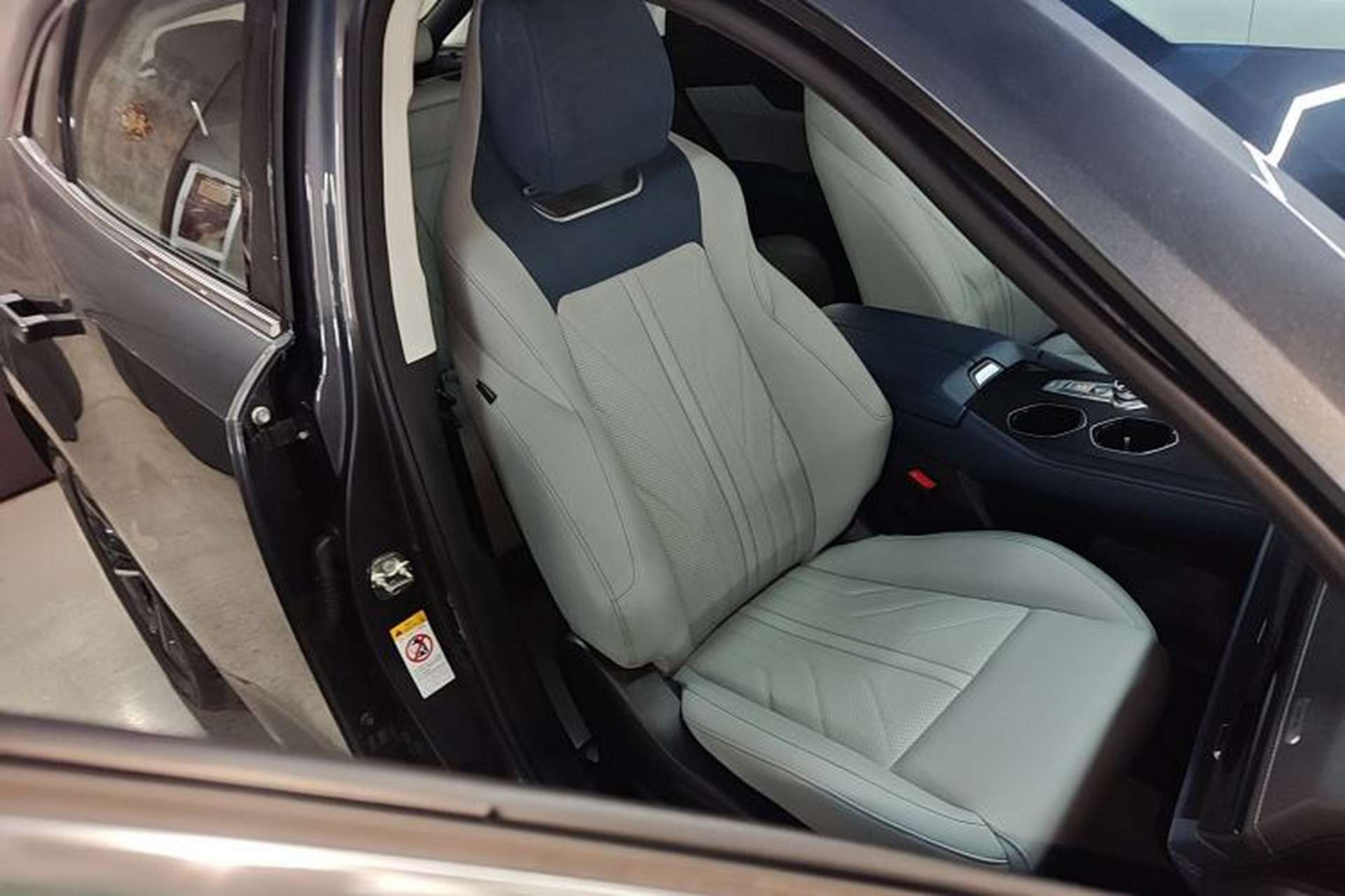 Used CHANGAN UNI-K iDD 2024 Smart Electric iDD 1.5T 135km Smart Enjoyment Model Right Front Seat