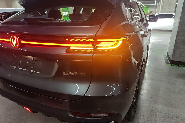 Used CHANGAN UNI-K iDD 2024 Smart Electric iDD 1.5T 135km Smart Enjoyment Model Right Rear Taillight