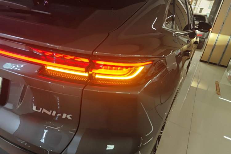 Used CHANGAN UNI-K iDD 2024 ZhiDian iDD 1.5T 135km Smart Leading Model Right Rear Taillight