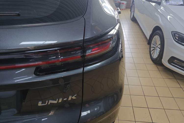 Used CHANGAN UNI-K iDD 2024 ZhiDian iDD 1.5T 135km Smart Leading Model Right Rear Taillight