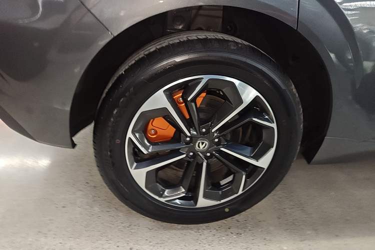 Used CHANGAN UNI-K iDD 2024 Smart Electric iDD 1.5T 135km Smart Enjoyment Model Right Rear Wheel Hub