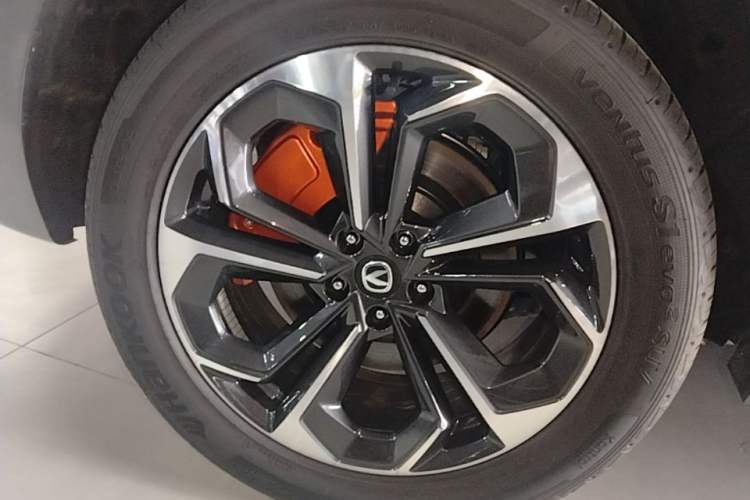 Used CHANGAN UNI-K iDD 2024 Chuzhi iDD 1.5T 135km Smart & Fun Model Right Rear Wheel Hub