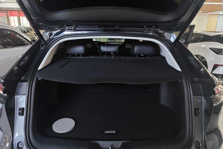 Used CHANGAN UNI-K iDD 2024 ZhiDian iDD 1.5T 135km Smart Leading Model Trunk
