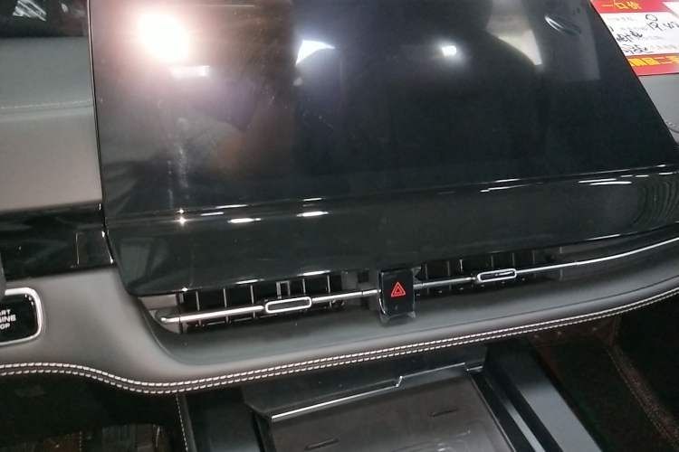 Used CHANGAN UNI-K iDD 2024 Chuzhi iDD 1.5T 135km Smart & Fun Model Audio And AC Panel