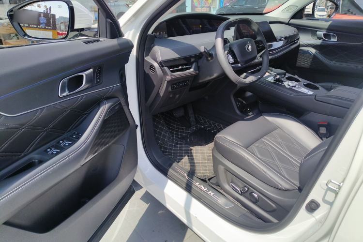 Used CHANGAN UNI-K iDD 2024 ZhiDian iDD 1.5T 135km Smart Leading Model Driver Seat