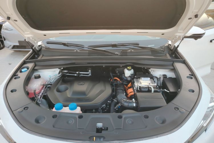 Used CHANGAN UNI-K iDD 2024 Chuzhi iDD 1.5T 135km Smart & Fun Model Engine Bay