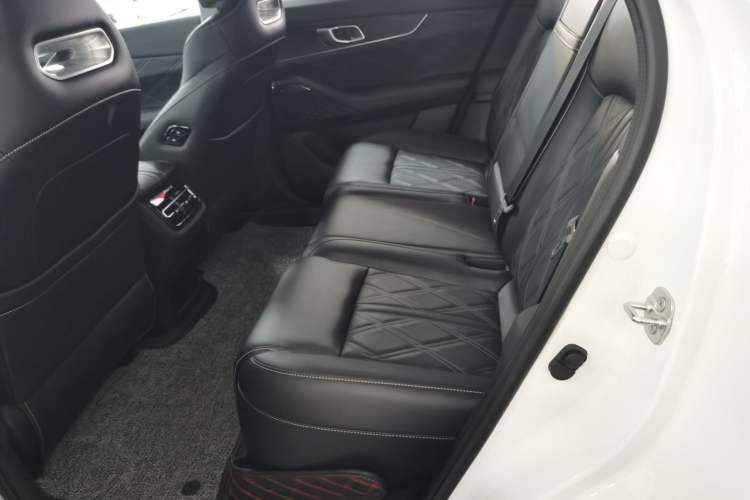 Used CHANGAN UNI-K iDD 2024 ZhiDian iDD 1.5T 135km Smart Leading Model Interior 4