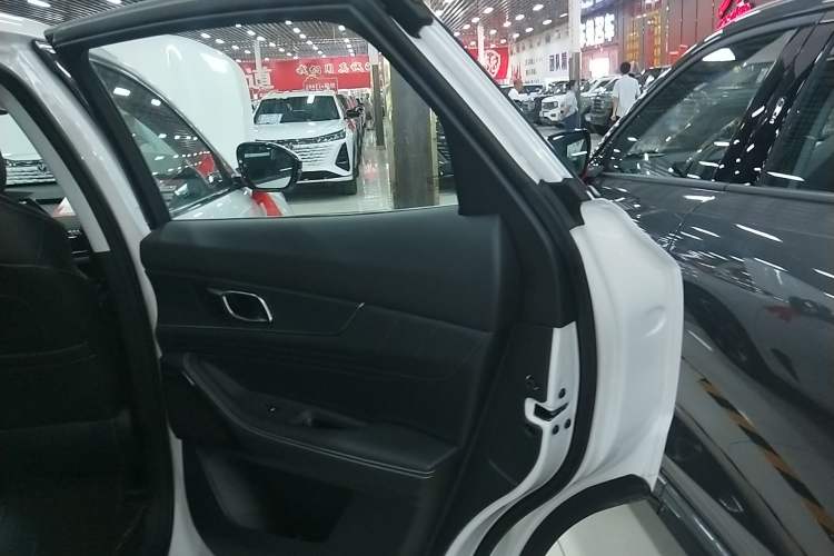 Used CHANGAN UNI-K iDD 2024 Chuzhi iDD 1.5T 135km Smart & Fun Model Interior 6