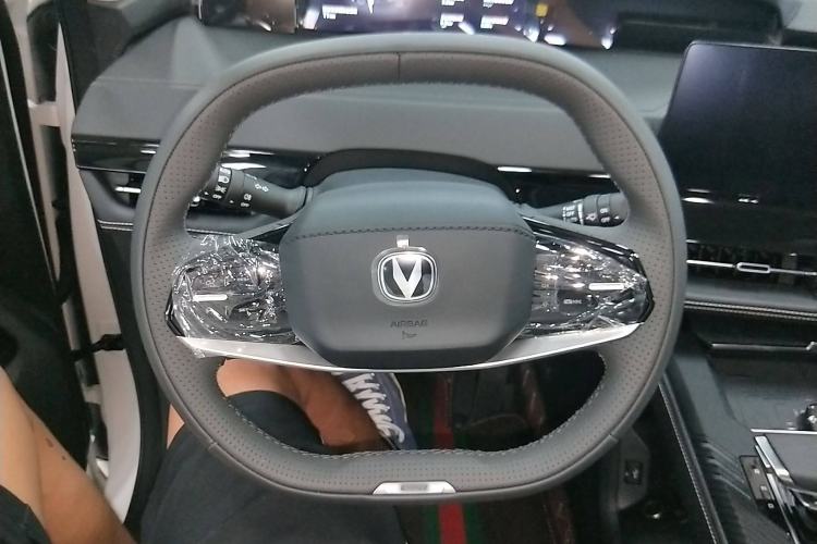 Used CHANGAN UNI-K iDD 2024 Chuzhi iDD 1.5T 135km Smart & Fun Model Steering Wheel