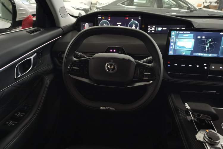 Used CHANGAN UNI-K iDD 2024 ZhiDian iDD 1.5T 135km Smart Leading Model Steering Wheel