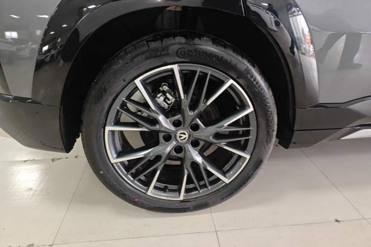 Used CHANGAN UNI-T 2023 Second-Generation 1.5T Prestige Model Exterior 8