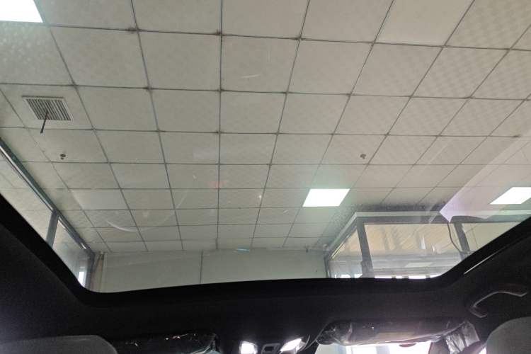 Used CHANGAN UNI-T 2023 Second-Generation 1.5T Prestige Model Headliner