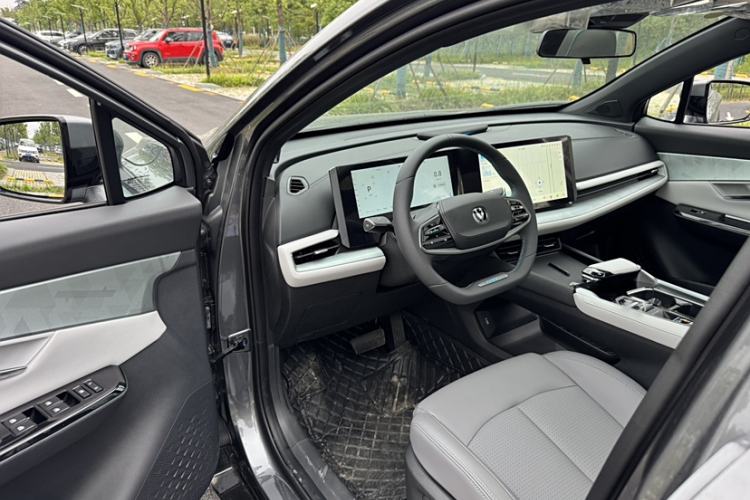 Used CHANGAN UNI-T 2023 Second-Generation 1.5T Prestige Model Interior 2