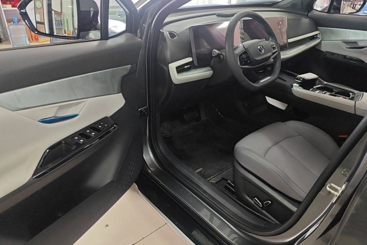 Used CHANGAN UNI-T 2023 Second-Generation 1.5T Prestige Model Interior 3