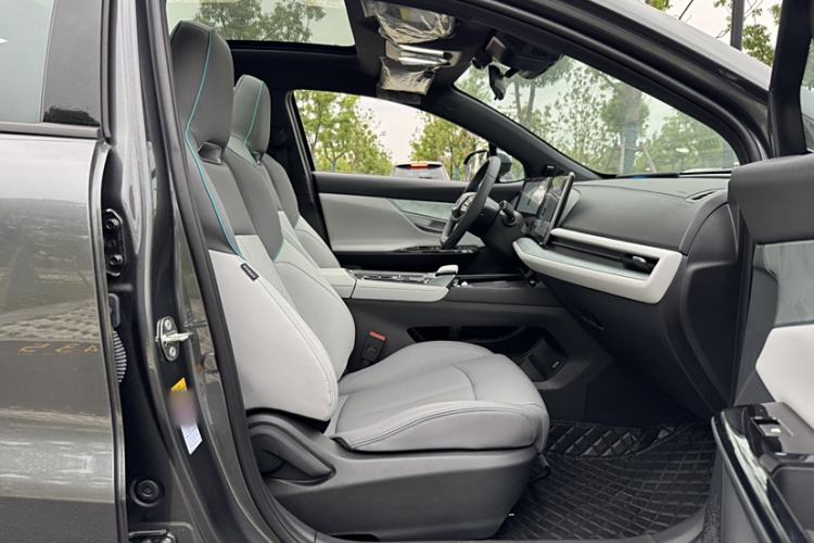 Used CHANGAN UNI-T 2023 Second-Generation 1.5T Prestige Model Interior 4