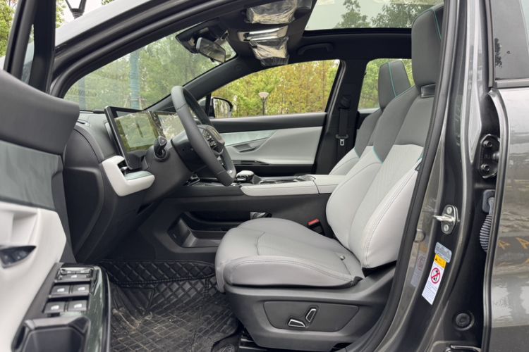 Used CHANGAN UNI-T 2023 Second-Generation 1.5T Prestige Model Interior 5