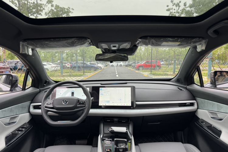 Used CHANGAN UNI-T 2023 Second-Generation 1.5T Prestige Model Interior 8